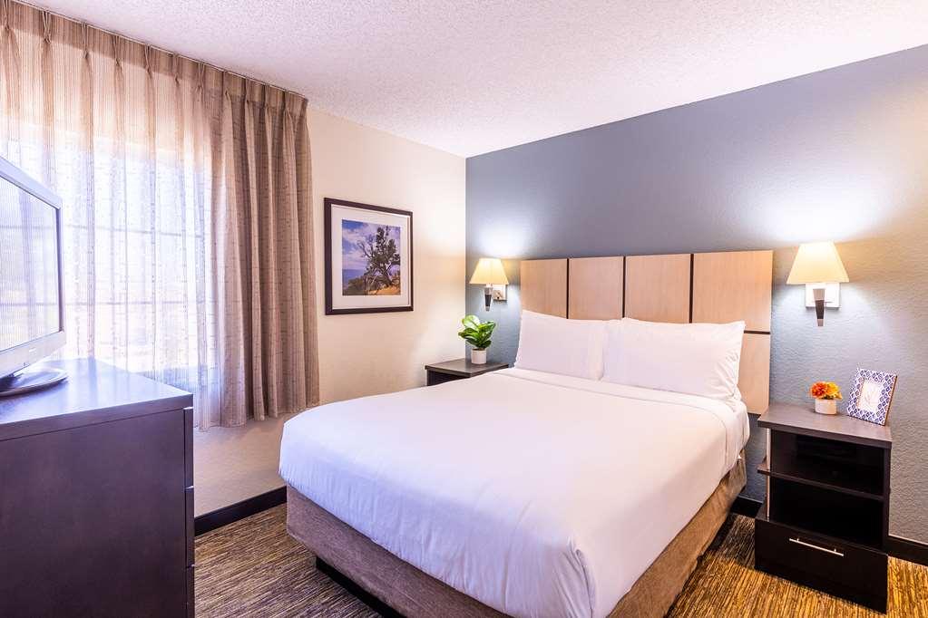 Sonesta Simply Suites Orange County Airport サンタアナ 部屋 写真